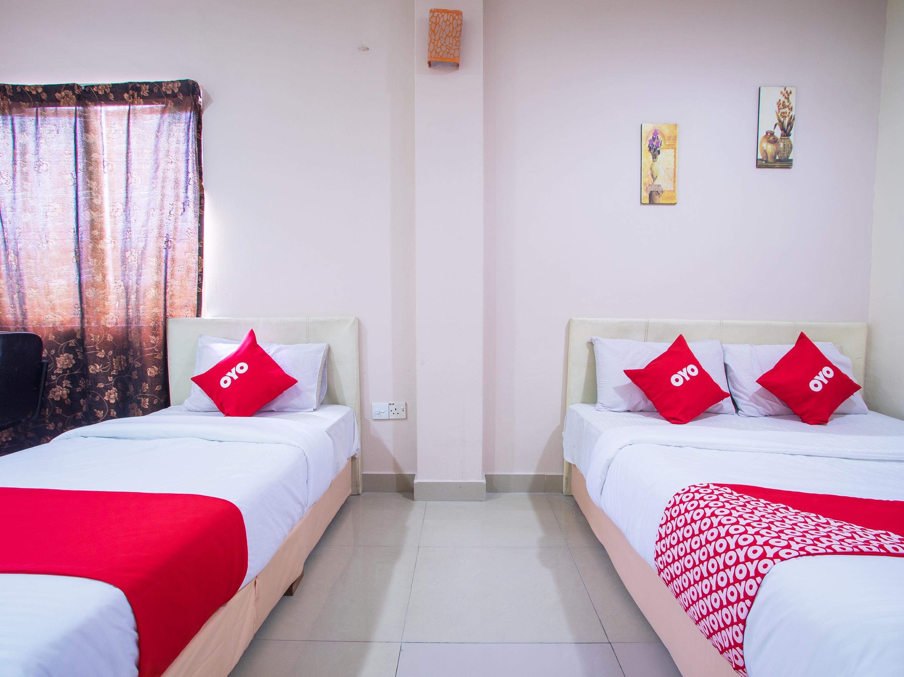 Hotel Oyo 44010 Royals Star